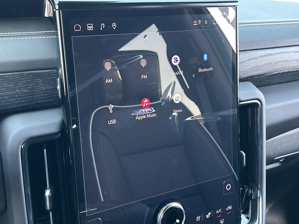 New 2026 GMC Yukon AT4 Ultimate AWD/4WD image 13