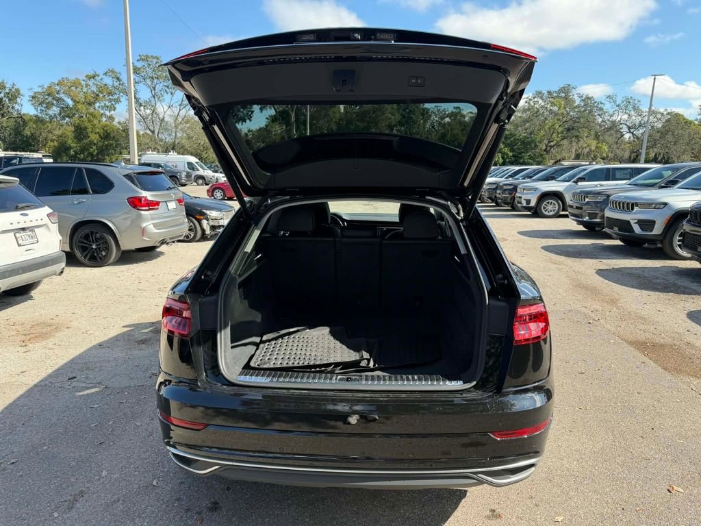 Used 2023 Audi Q8 Prestige image 37