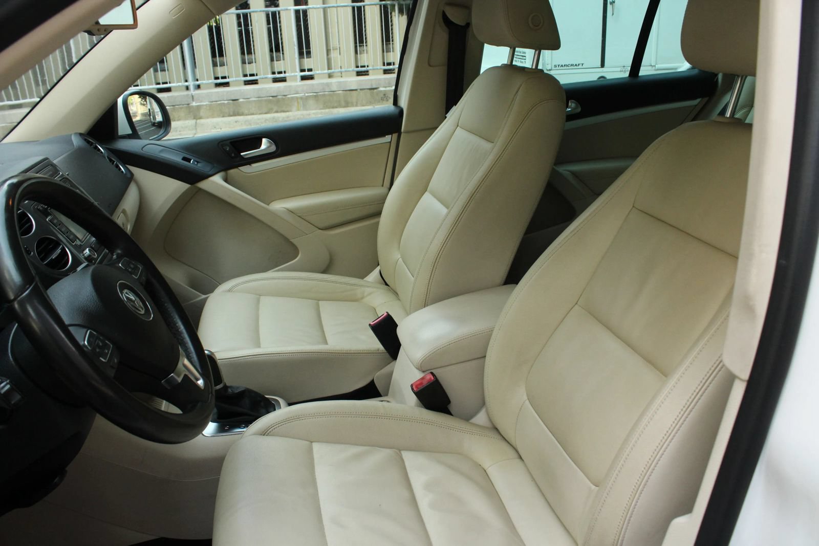 Used 2013 Volkswagen Tiguan SEL FWD image 17