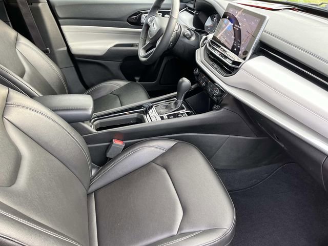 Used 2025 Jeep Compass Limited image 22