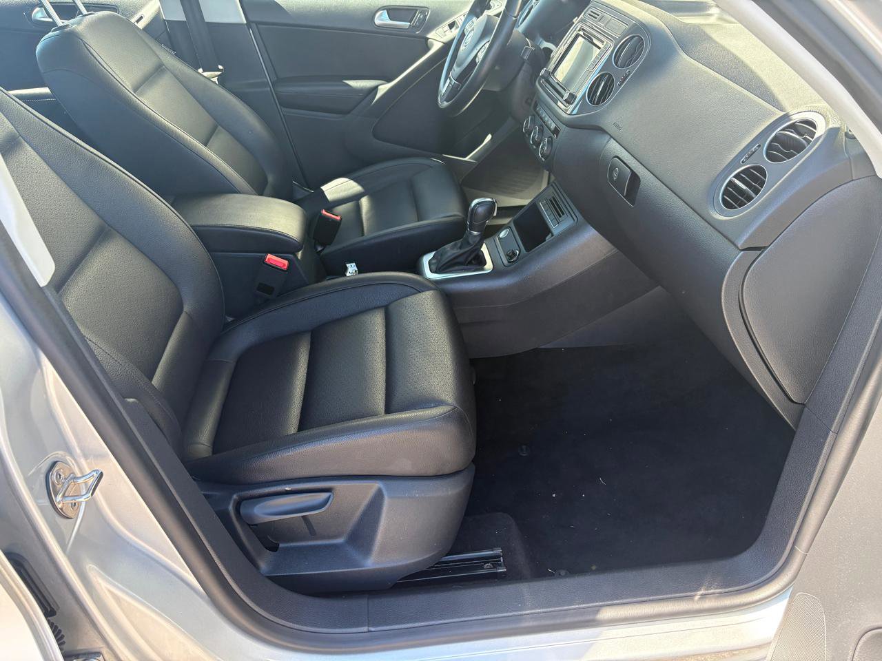 Used 2017 Volkswagen Tiguan S AWD/4WD image 13