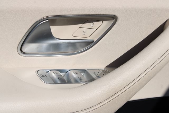 Used 2024 Mercedes-Benz GLS 450 4MATIC image 13