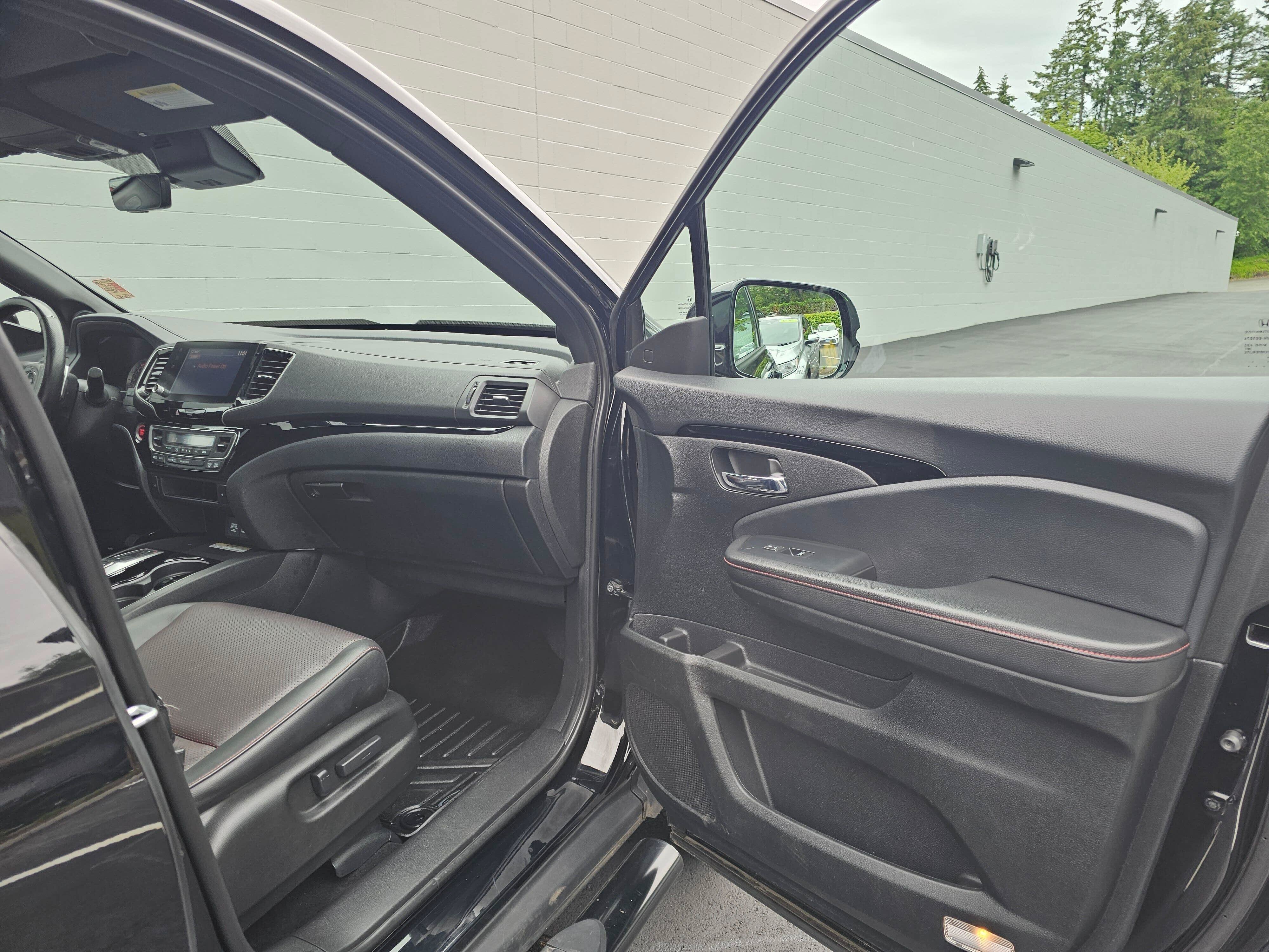 Used 2021 Honda Ridgeline Black Edition image 11