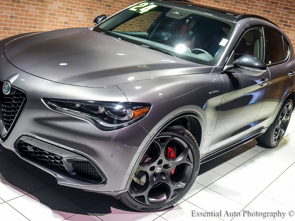 Used 2024 Alfa Romeo Stelvio Veloce AWD/4WD image 6