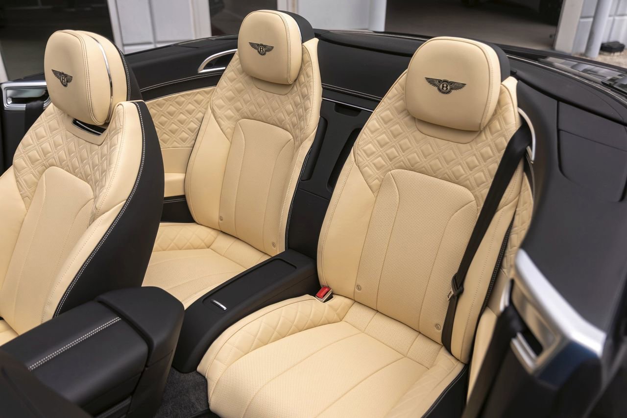 Certified 2024 Bentley Continental GT V8 AWD/4WD image 28