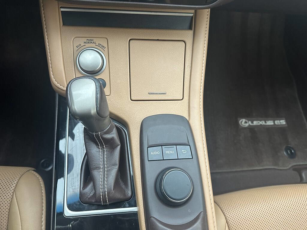 Used 2018 Lexus ES 350 image 25