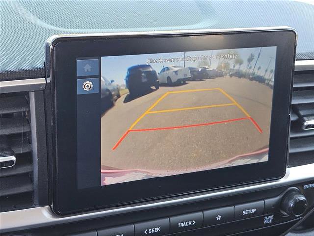 Certified 2025 Hyundai Venue SEL image 14