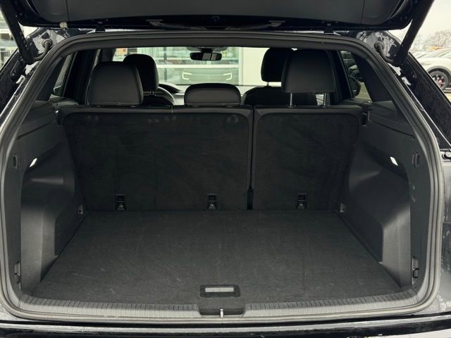 Used 2025 Volkswagen Atlas Cross Sport SE image 10