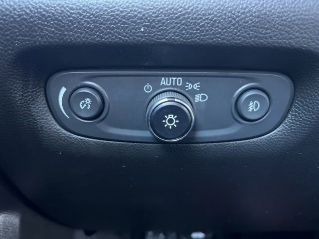 Used 2021 Chevrolet Traverse LT image 27