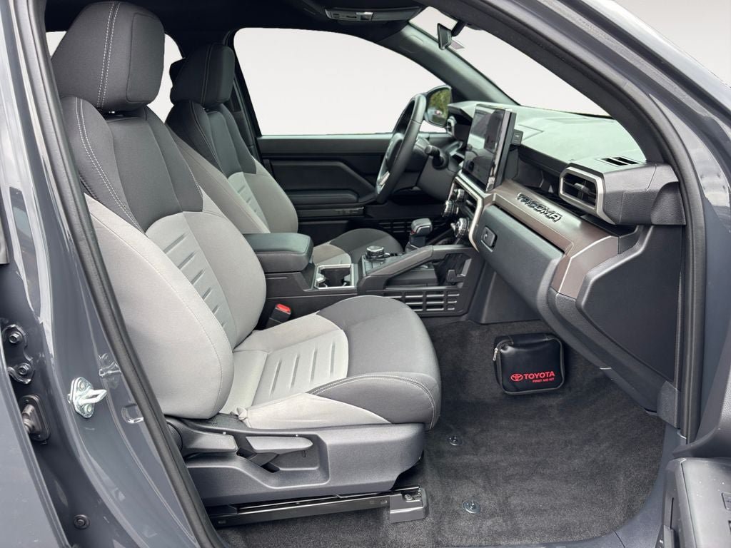 Used 2024 Toyota Tacoma TRD Sport AWD/4WD image 11