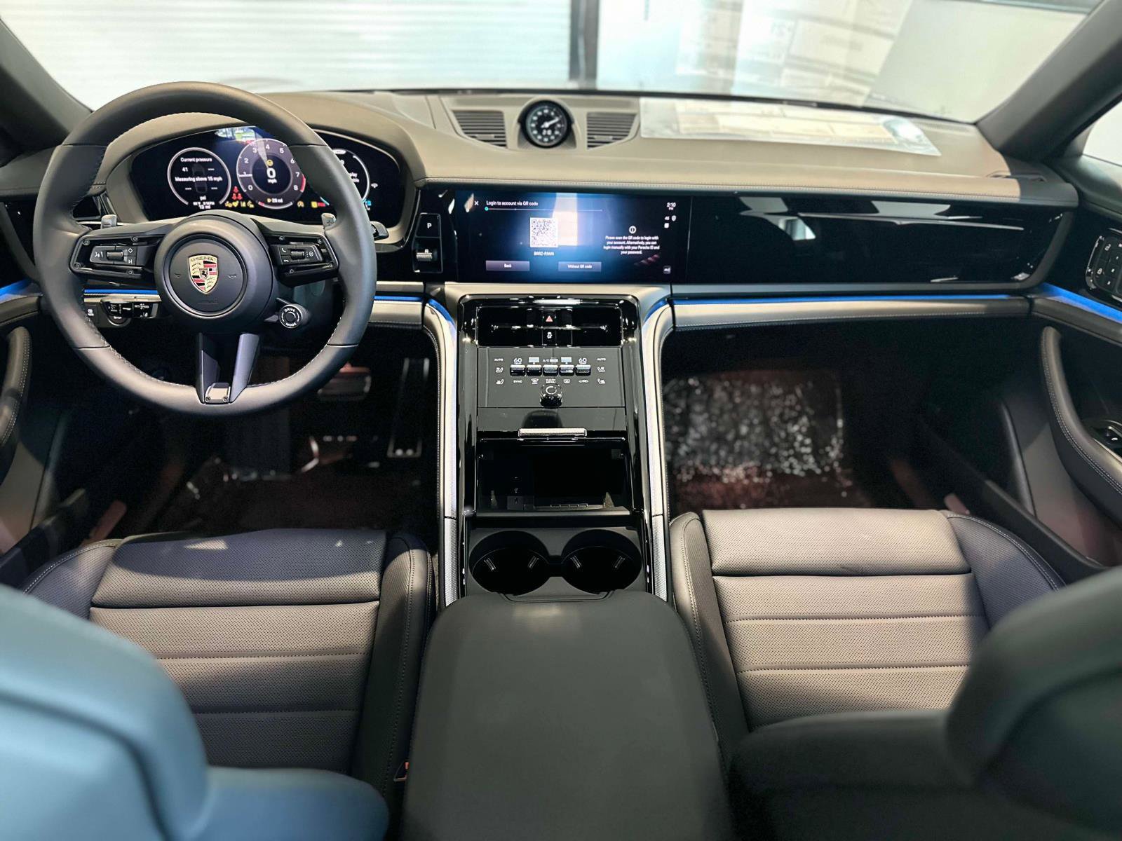 New 2025 Porsche Panamera 4 image 15