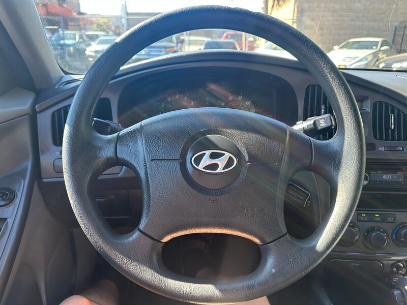 Used 2005 Hyundai Elantra GLS FWD image 20