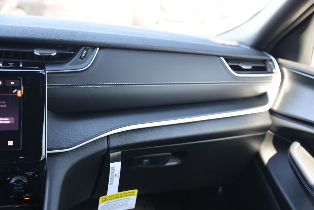 New 2025 Jeep Grand Cherokee Laredo w/ MOPAR Finishing Package image 34