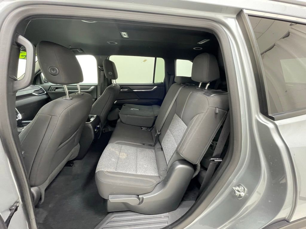Used 2025 GMC Acadia Elevation AWD/4WD image 10