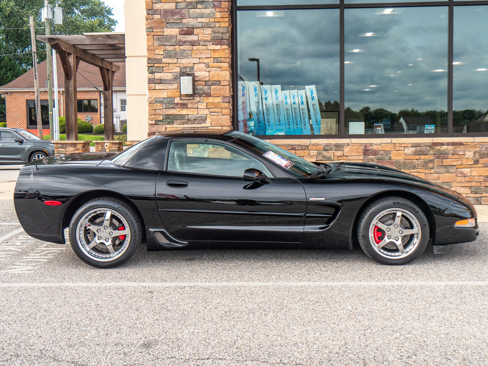 Used 2001 Chevrolet Corvette Z06 w/ Memory Pkg RWD image 2