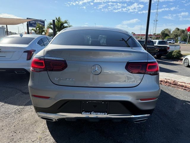 Used 2021 Mercedes-Benz GLC 300 4MATIC Coupe image 4