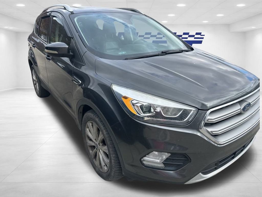 Used 2017 Ford Escape Titanium video 3