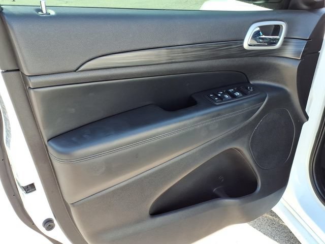 Used 2021 Jeep Grand Cherokee Altitude AWD/4WD image 21