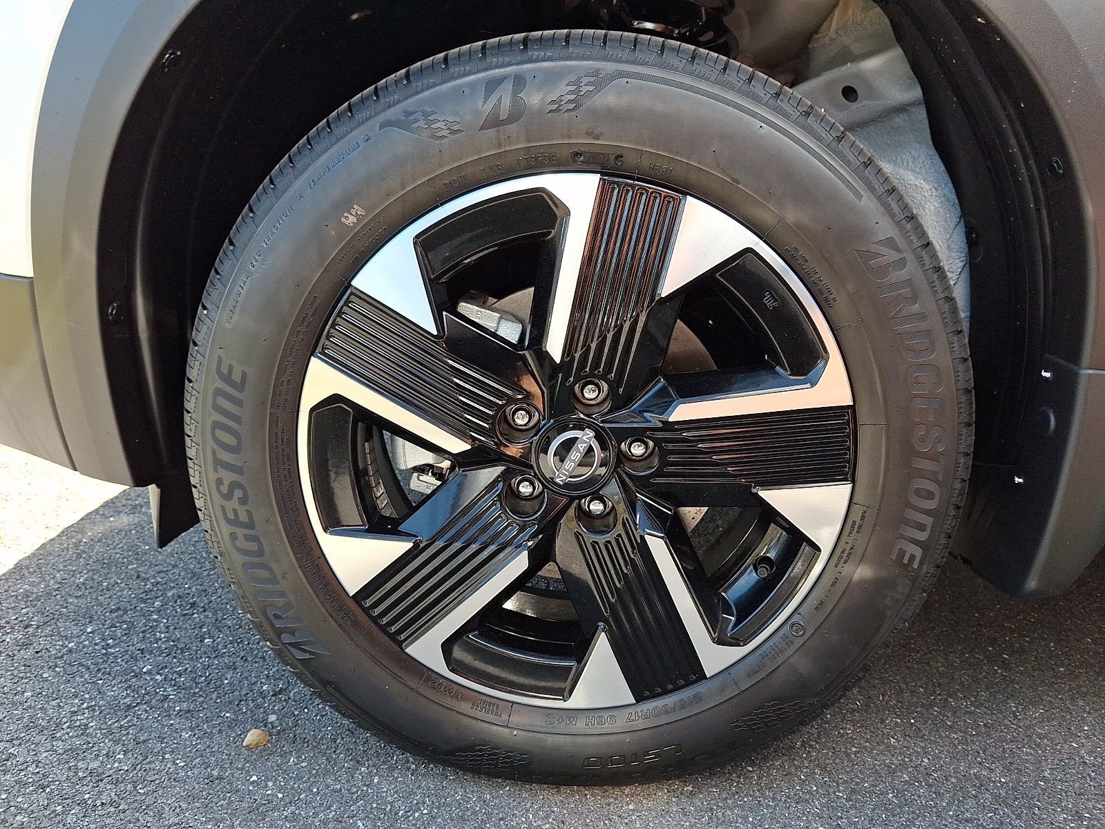 New 2026 Nissan Kicks SV w/ Cold Weather Package AWD/4WD image 4