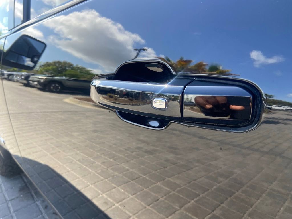 Used 2023 GMC Sierra 2500 AT4 image 11