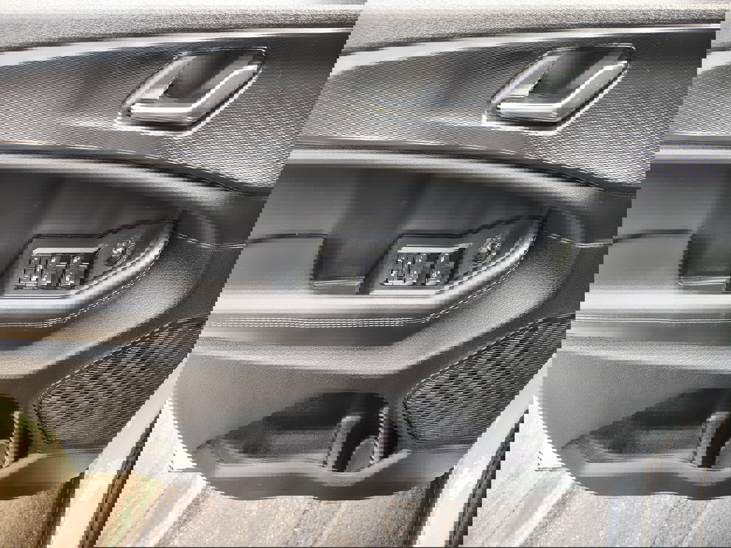 Certified 2025 Jeep Grand Cherokee Laredo X w/ Luxury Tech Group I image 19