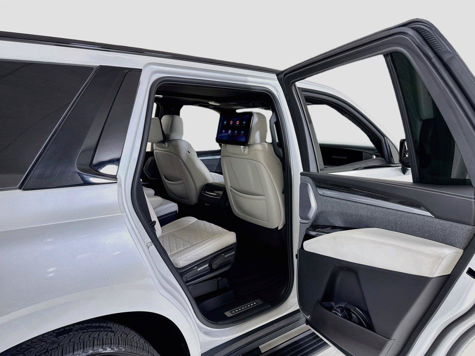 Used 2025 Cadillac Escalade V AWD/4WD image 28