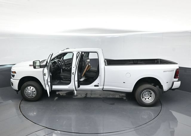 New 2026 RAM 3500 Big Horn AWD/4WD image 51