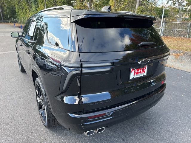 Used 2024 Chevrolet Traverse RS image 3