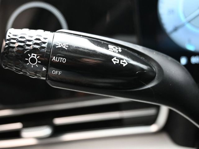 Used 2023 Hyundai Elantra Limited FWD image 26