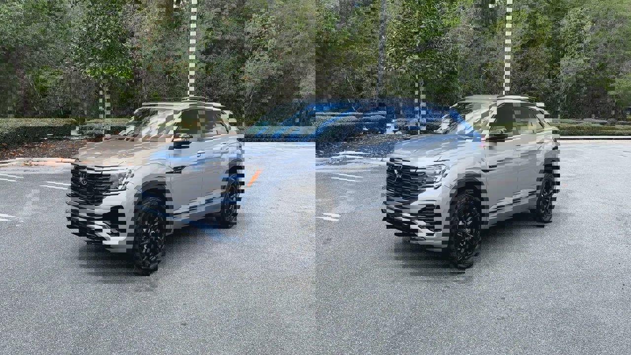 New 2025 Volkswagen Atlas Cross Sport SEL R-Line image 4
