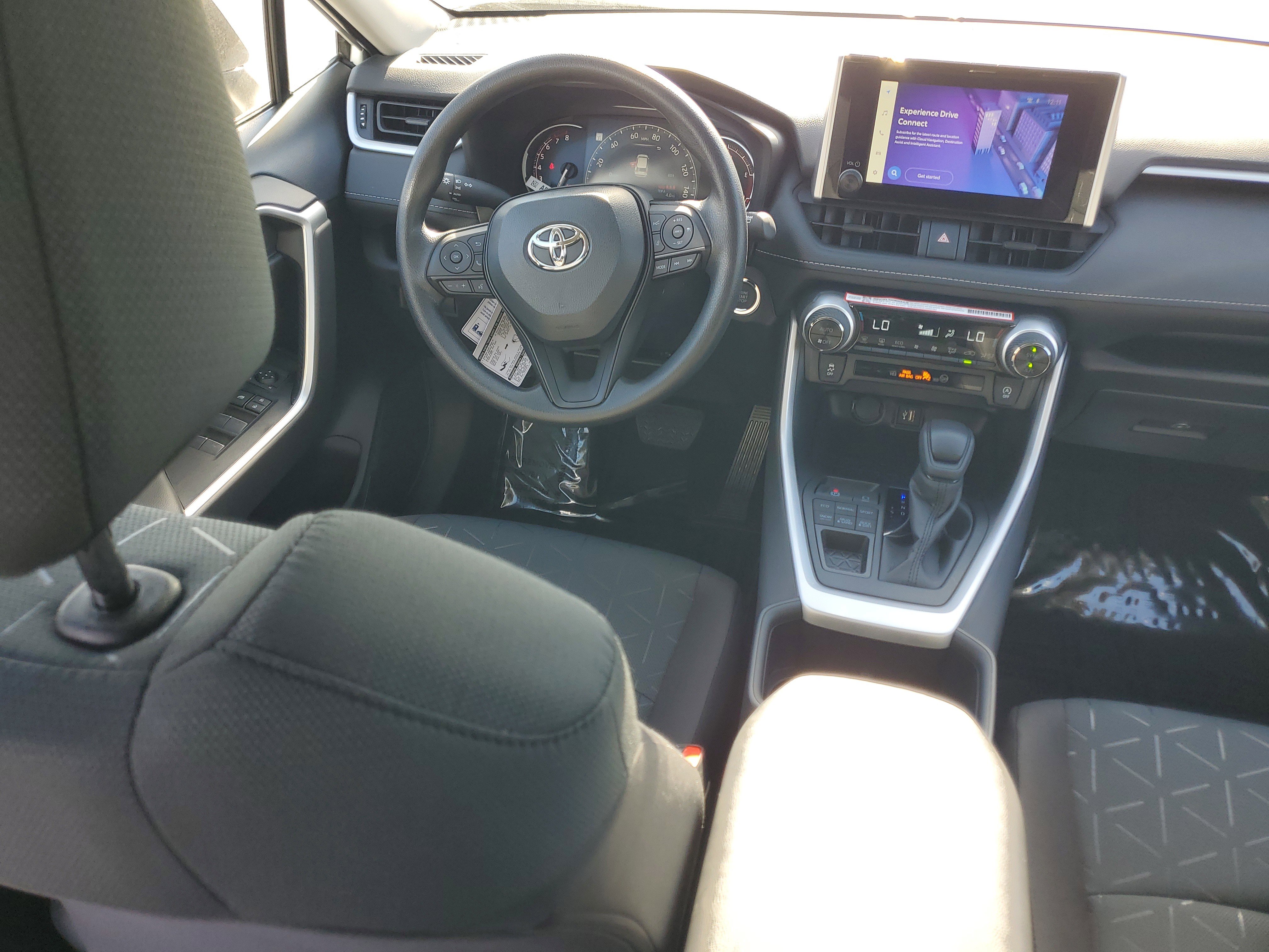 Used 2025 Toyota RAV4 XLE image 15