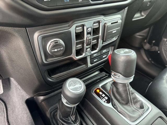 Used 2022 Jeep Wrangler Unlimited Sahara AWD/4WD image 27
