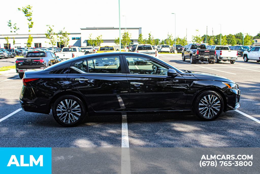 Used 2025 Nissan Altima 2.5 SV FWD image 9