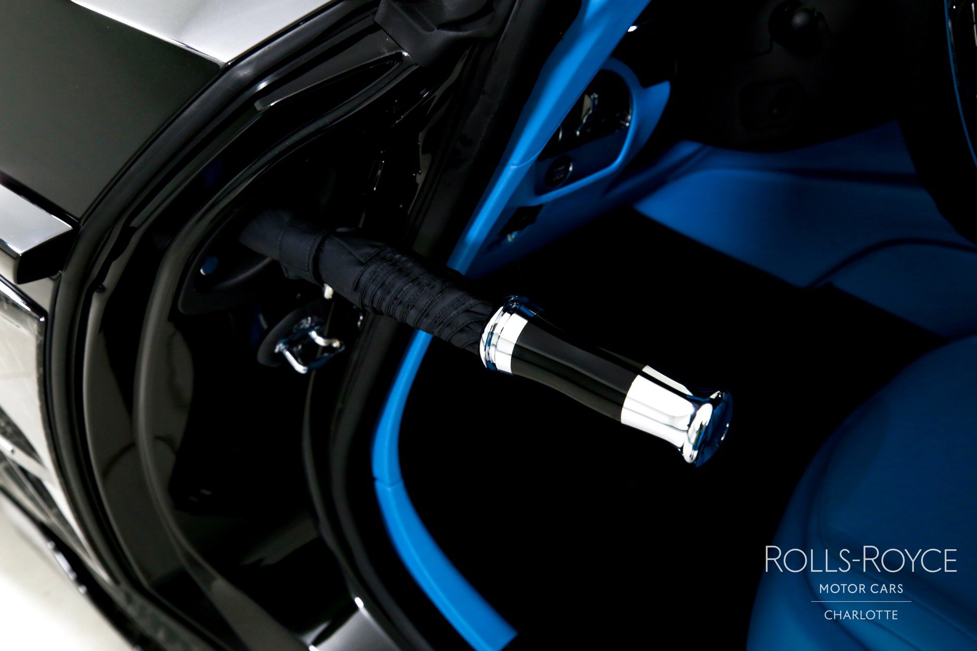 Used 2025 Rolls-Royce Spectre Black Badge w/ Spectre Enhancement Package image 17