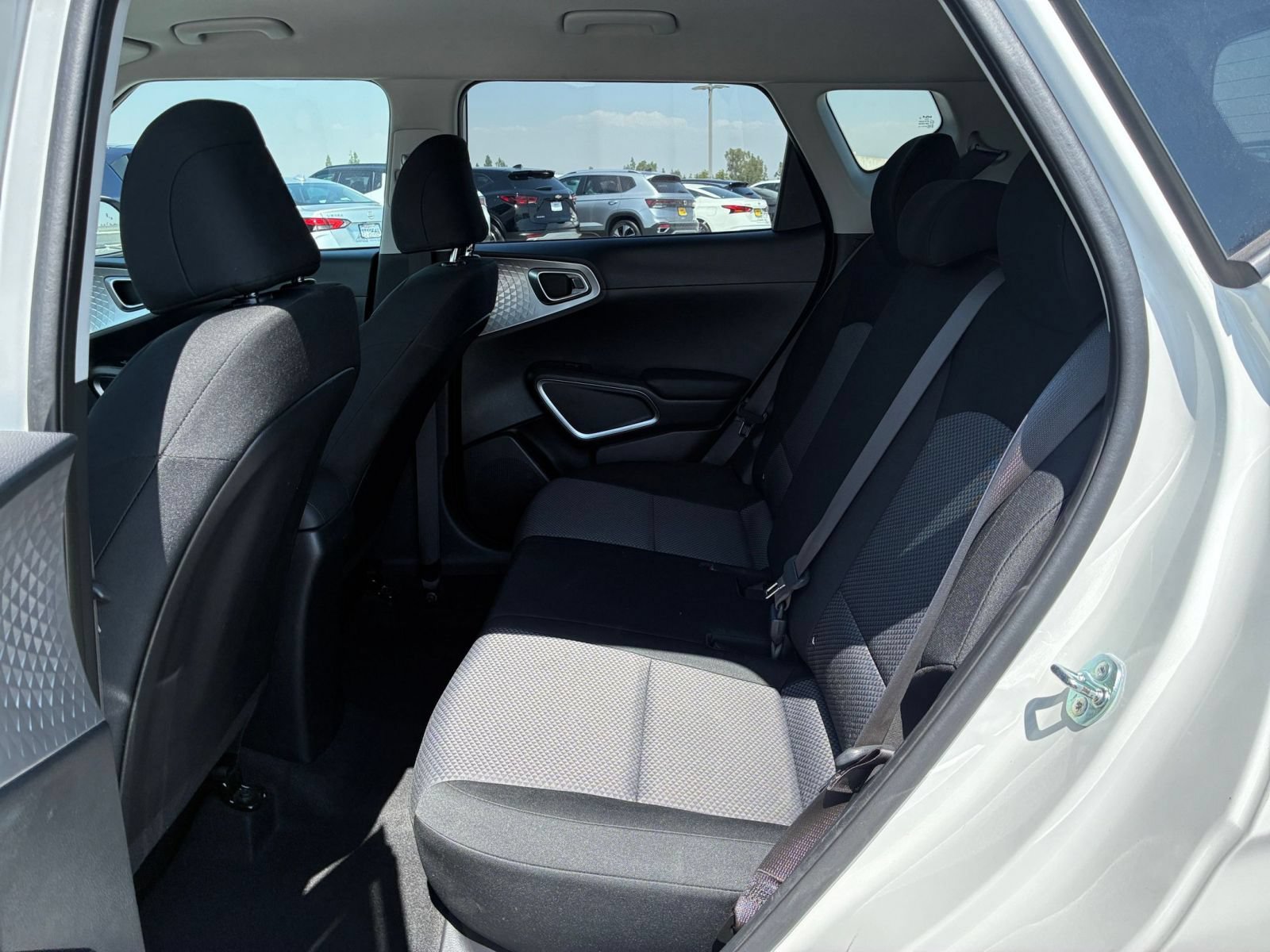 Used 2025 Kia Soul LX w/ LX Technology Package FWD image 22