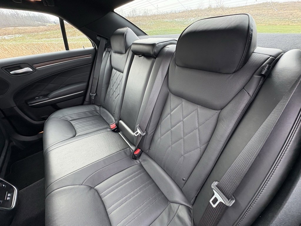 Used 2019 Chrysler 300 C w/ Sun, Sound & Nav Package image 26