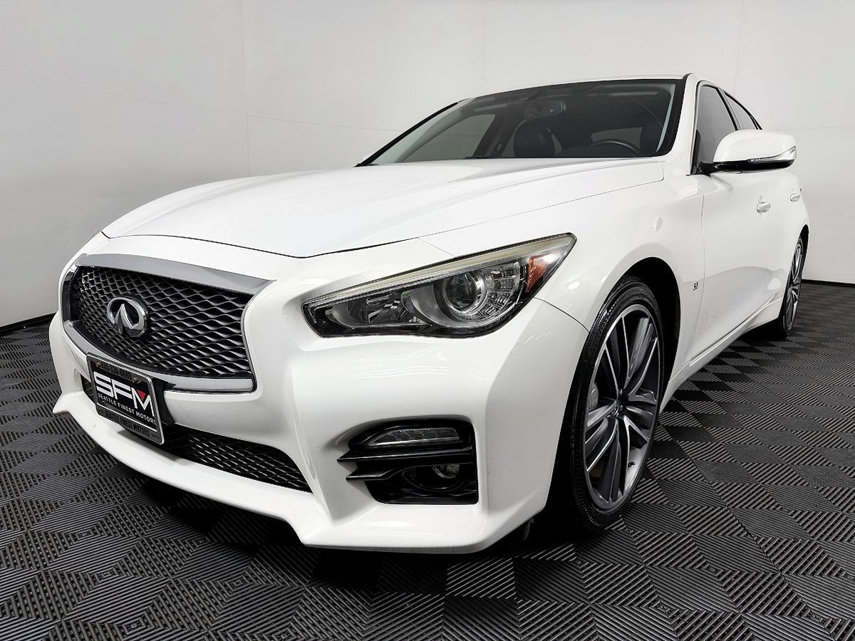 Used 2015 INFINITI Q50 w/ Navigation Package RWD image 3