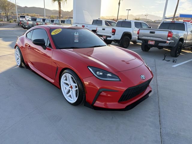 Used 2022 Toyota GR86 Premium RWD image 3