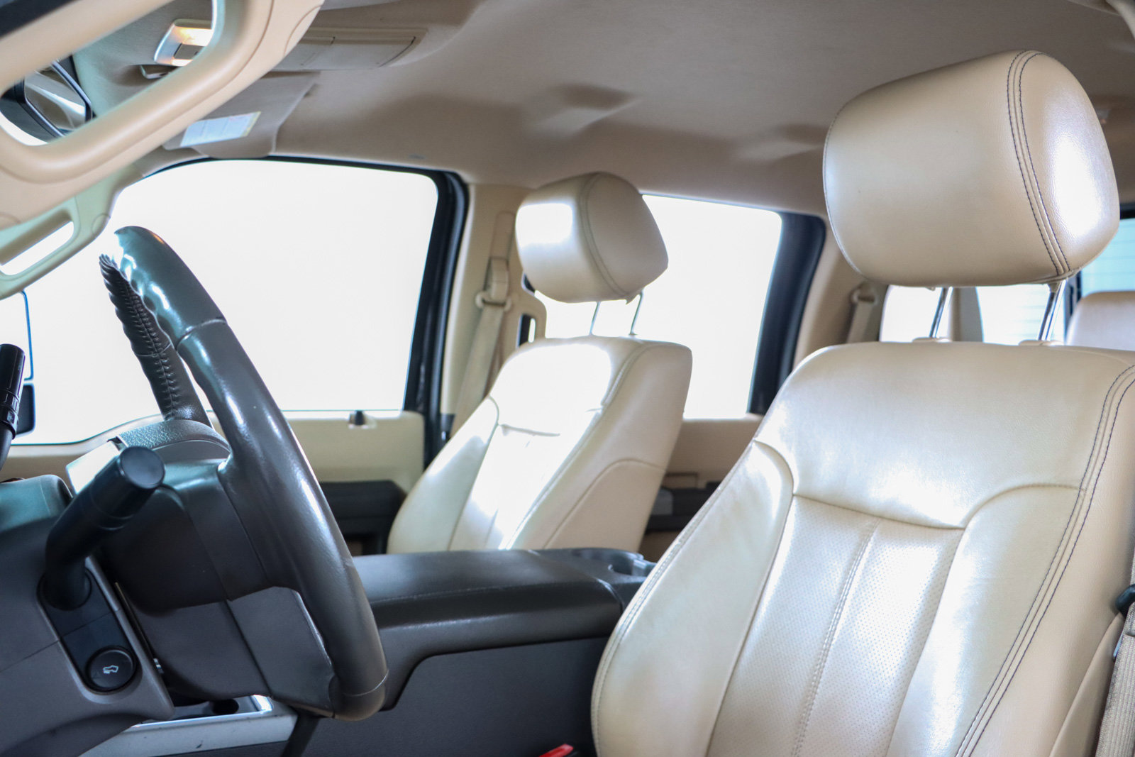 Used 2015 Ford F250 Lariat w/ Chrome Package image 25