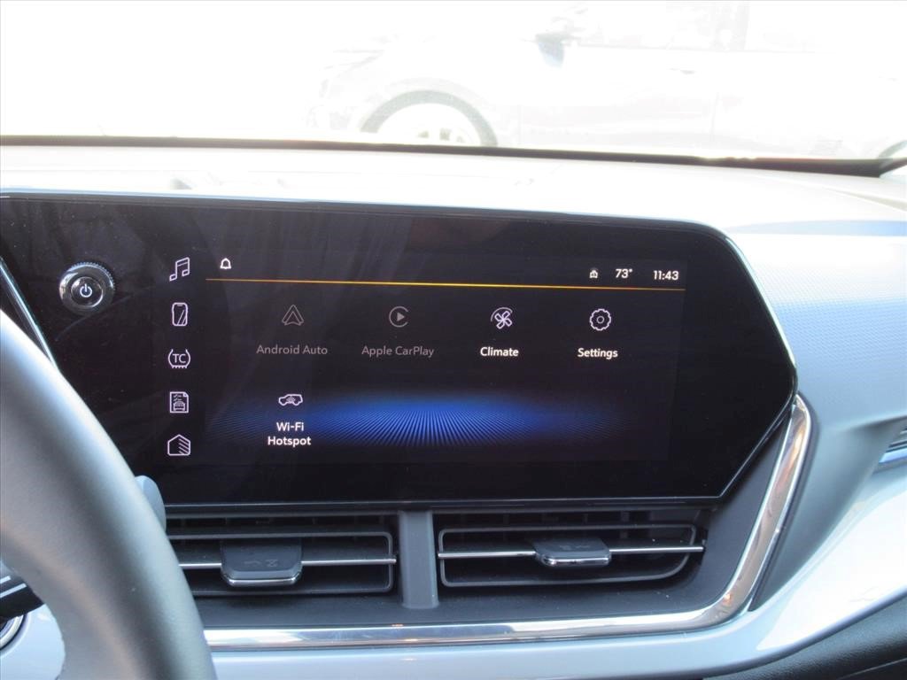 Certified 2025 Chevrolet Trax LT w/ Driver Confidence Package image 18