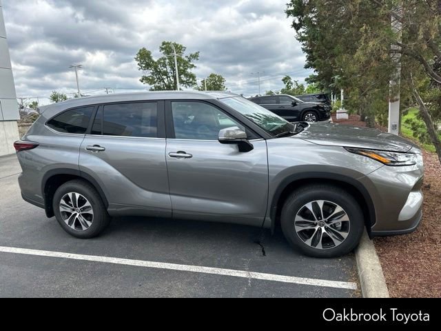 Used 2026 Toyota Highlander XLE AWD/4WD image 12