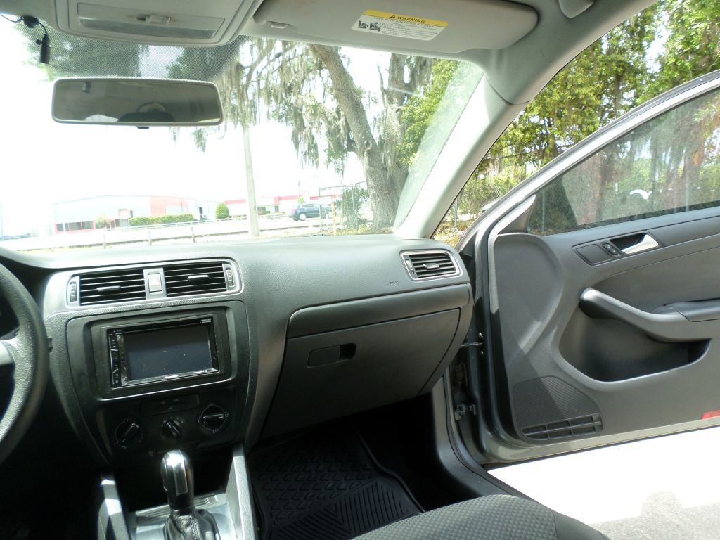 Used 2014 Volkswagen Jetta S image 14
