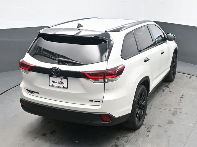 Used 2019 Toyota Highlander SE w/ Nightshade Edition AWD/4WD image 37