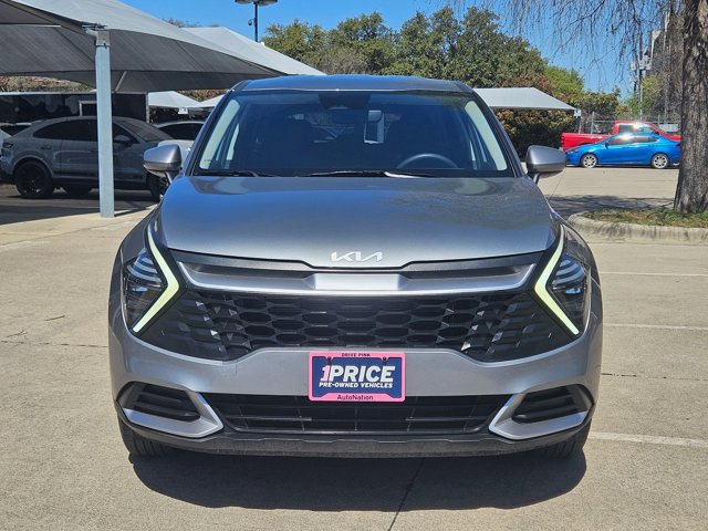 Used 2025 Kia Sportage LX image 2