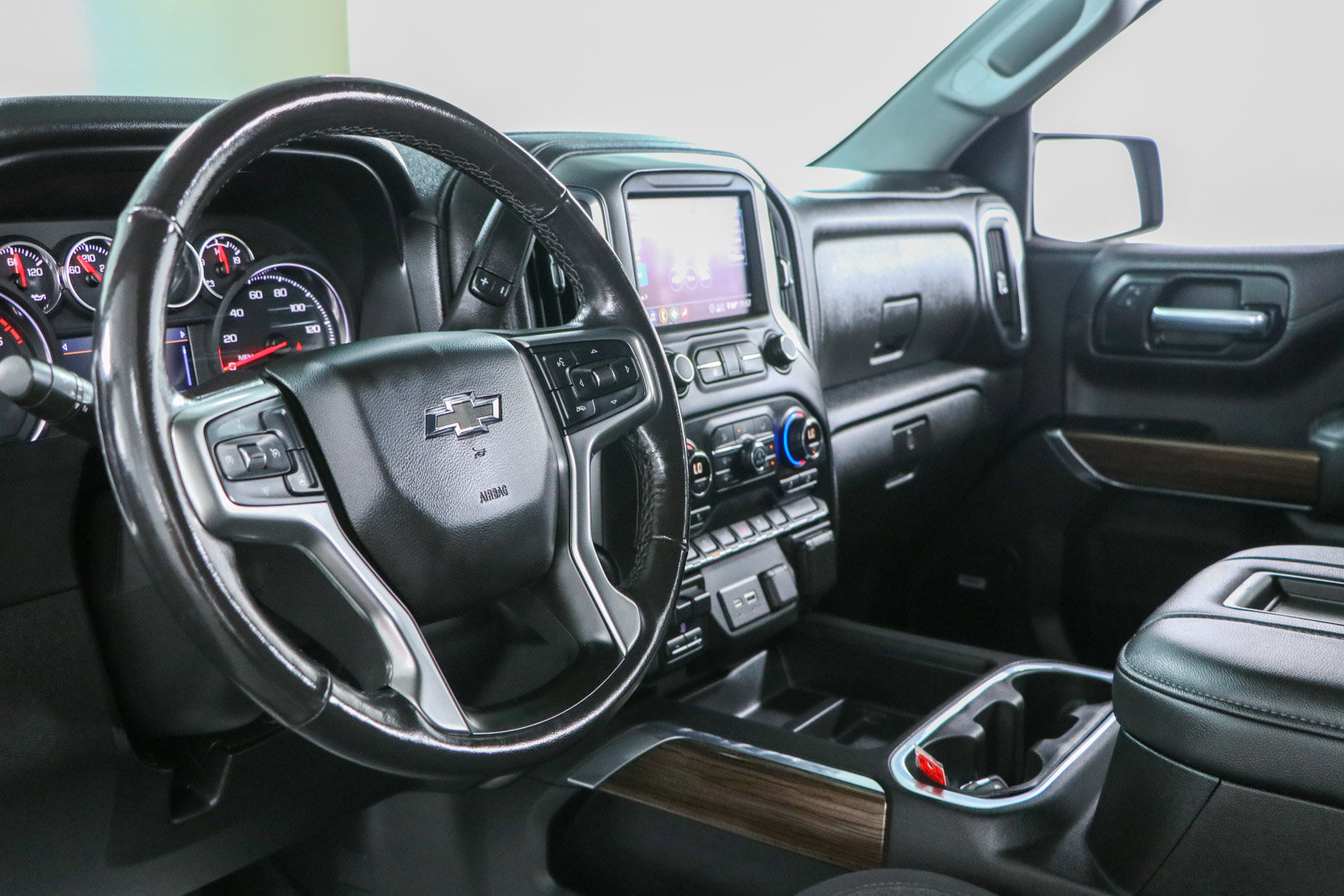 Used 2020 Chevrolet Silverado 1500 LT Trail Boss AWD/4WD image 24