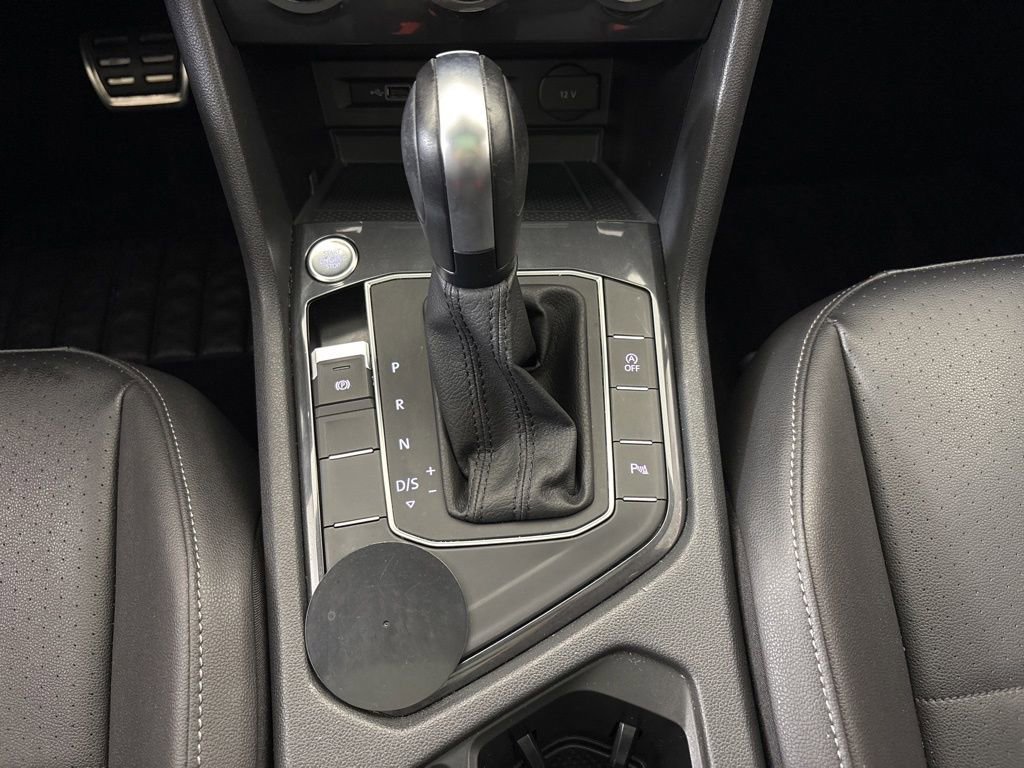Used 2020 Volkswagen Tiguan SE R-Line image 25