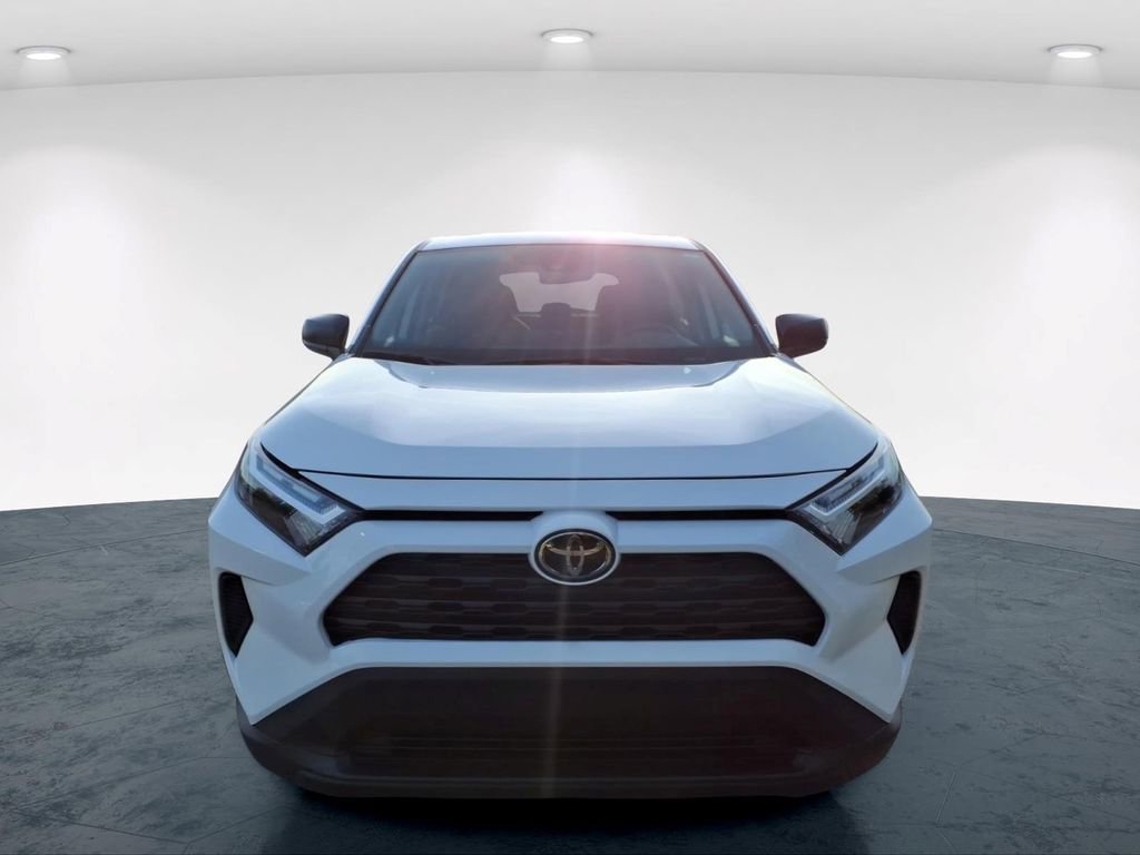 Used 2025 Toyota RAV4 LE FWD image 4