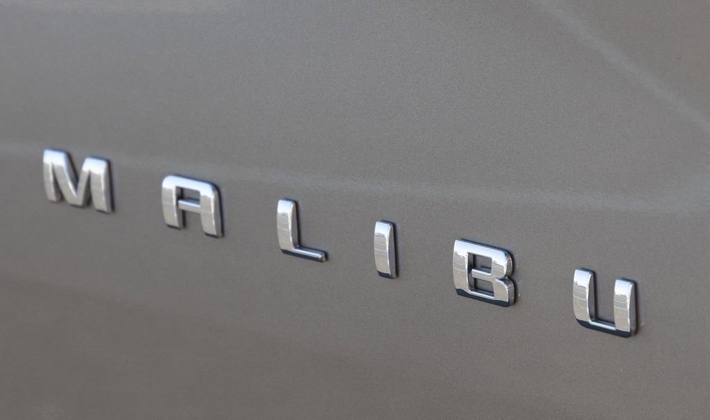 Used 2022 Chevrolet Malibu LT image 17