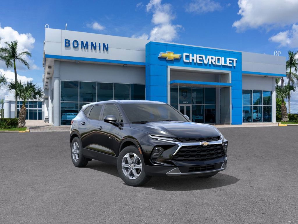 New 2025 Chevrolet Blazer LT image 2