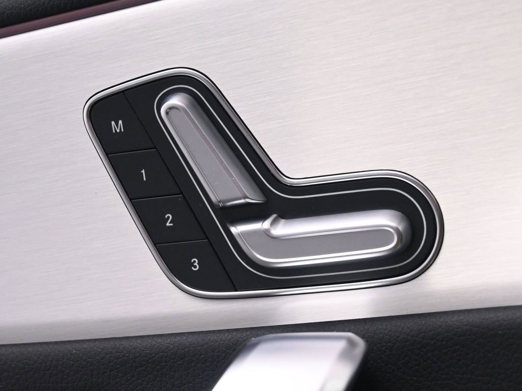 Used 2025 Mercedes-Benz CLA 250 4MATIC image 46